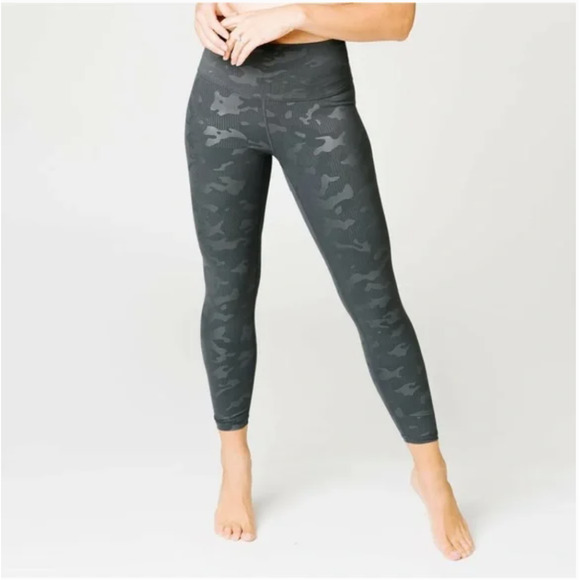 ZYIA Pants - ZYIA Luxe Hi Rise 7/8 Length Leggings Battlefield Camo Gray 16-18